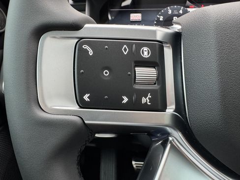 New 2026 Land Rover Discovery Dynamic SE AWD/4WD image 17
