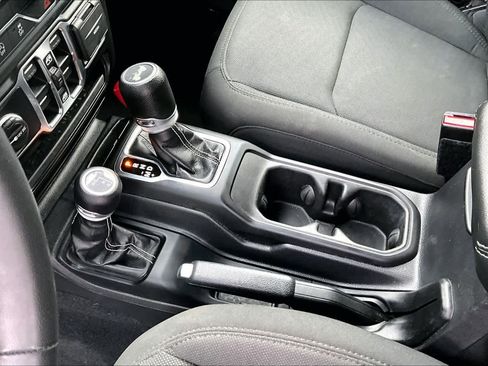 Used 2023 Jeep Wrangler Sahara image 17