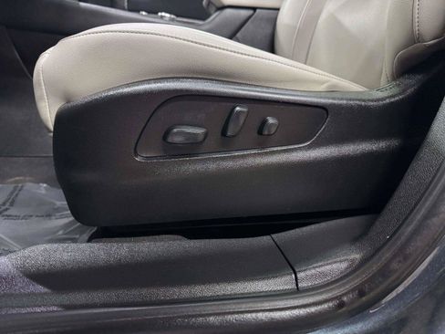 Used 2021 Cadillac XT4 Luxury w/ Cold Weather Package AWD/4WD image 31