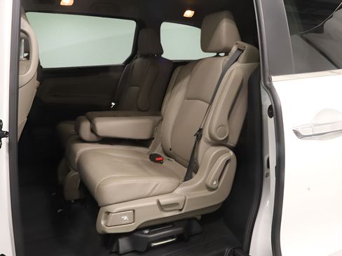 Used 2024 Honda Odyssey Touring image 12