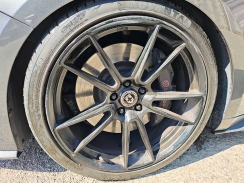 Used 2018 Ford Mustang GT Premium w/ GT Performance Package RWD image 11