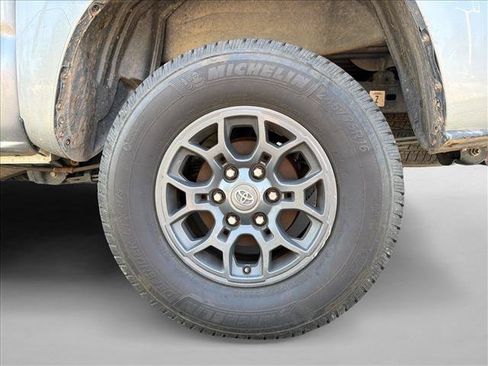 Used 2016 Toyota Tacoma SR w/ SR Convenience Package RWD image 7