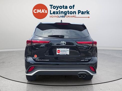 Used 2023 Toyota Highlander XSE AWD/4WD image 4