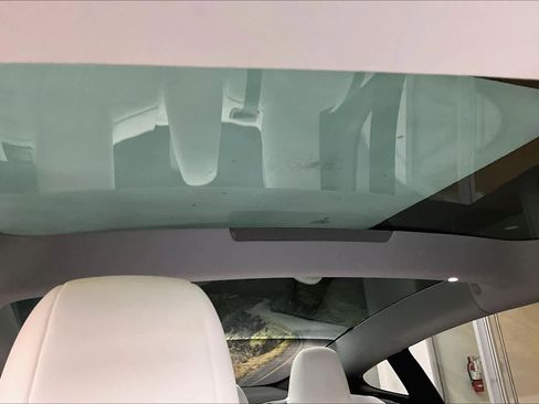 Used 2024 Tesla Model 3 Standard Range image 12