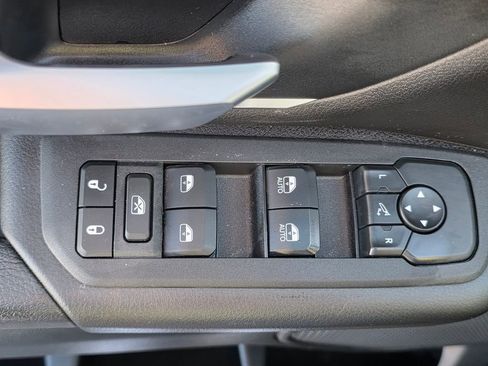 New 2026 RAM 1500 4x4 Crew Cab image 13