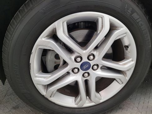 Used 2017 Ford Edge Titanium image 31