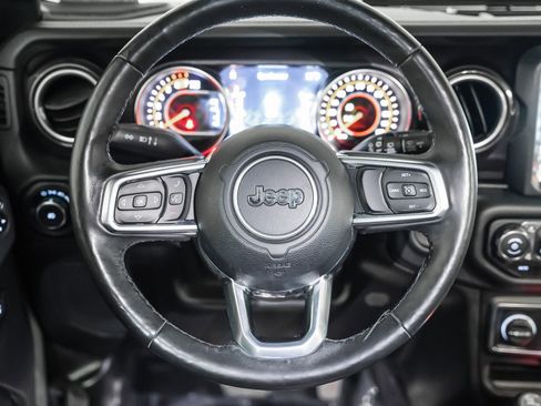 Used 2019 Jeep Wrangler Unlimited Sahara image 15