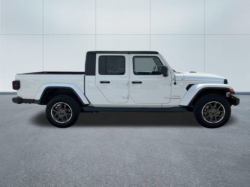 Certified 2022 Jeep Gladiator Overland w/ Popular Equipment Package AWD/4WD image 8