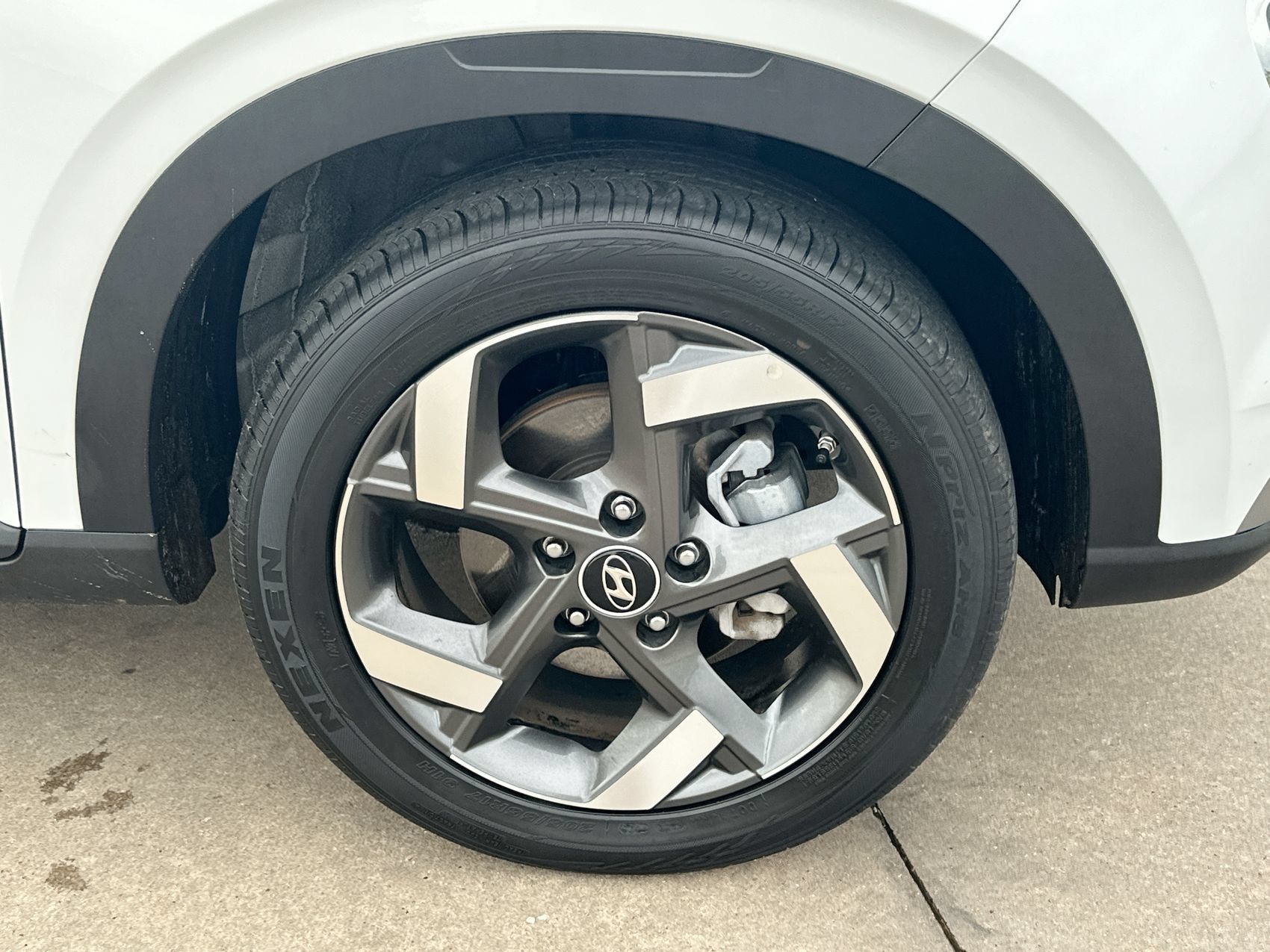 Used 2025 Hyundai Venue SEL FWD image 10