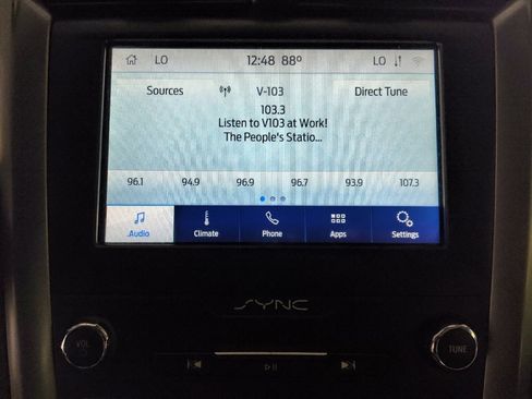 Used 2020 Ford Fusion SE FWD image 25