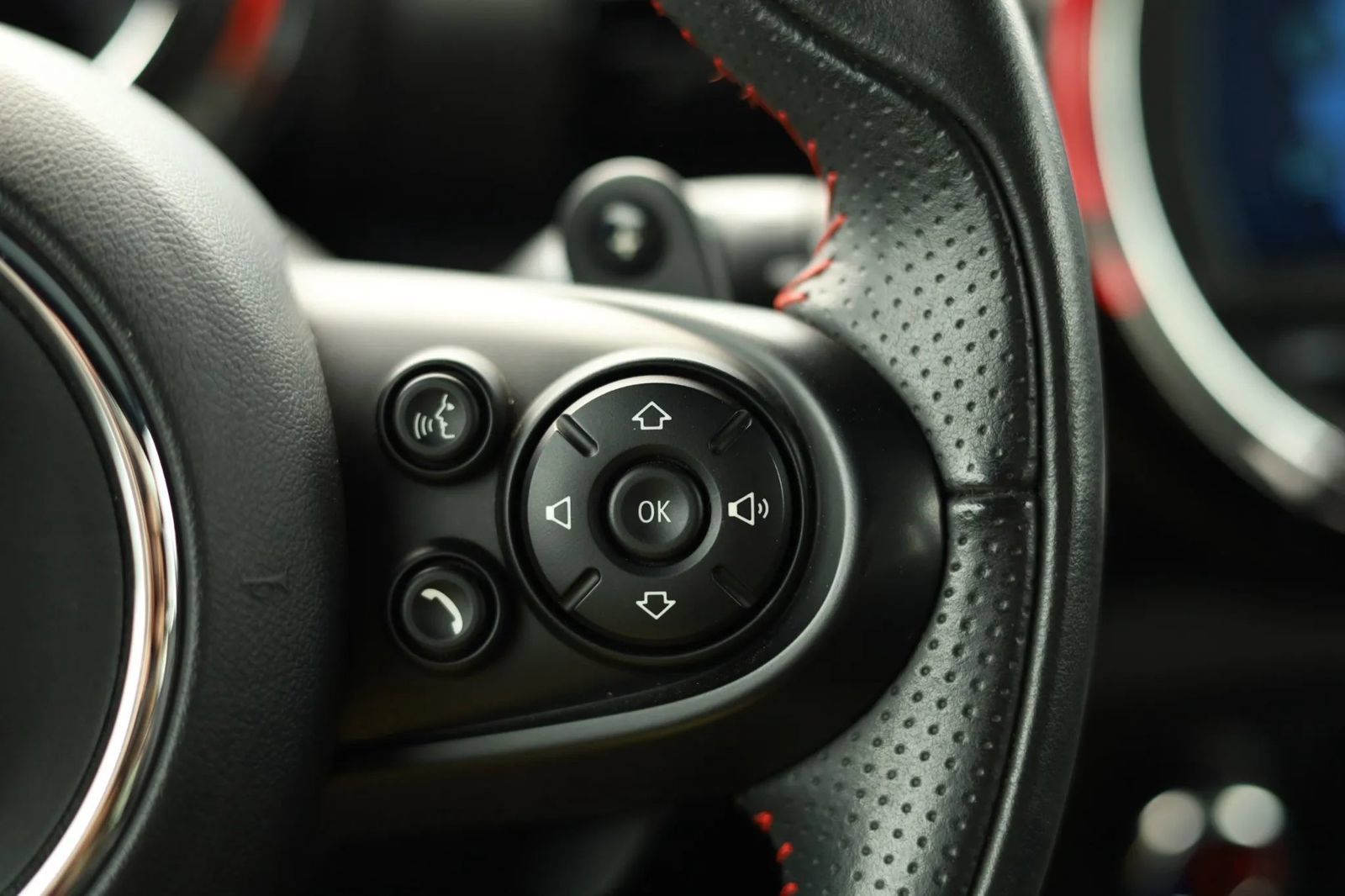 Used 2020 MINI Cooper Clubman S w/ Premium Package AWD/4WD image 17