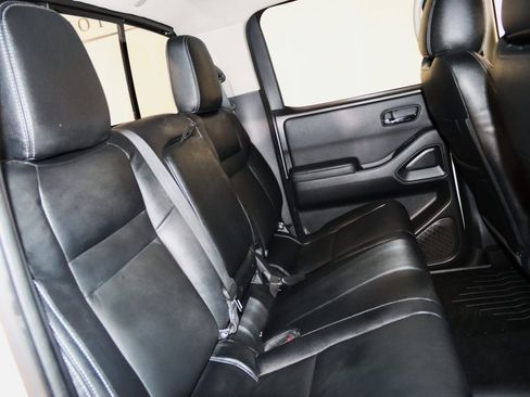 Used 2022 Nissan Frontier SV image 64