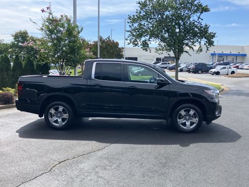 Certified 2025 Honda Ridgeline RTL image 11