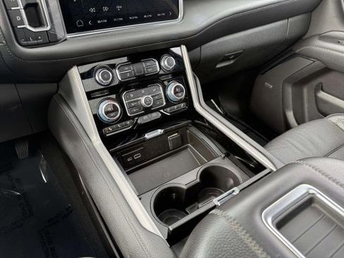 Certified 2022 GMC Yukon XL Denali image 31