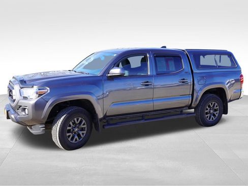 Used 2023 Toyota Tacoma SR5 AWD/4WD image 10