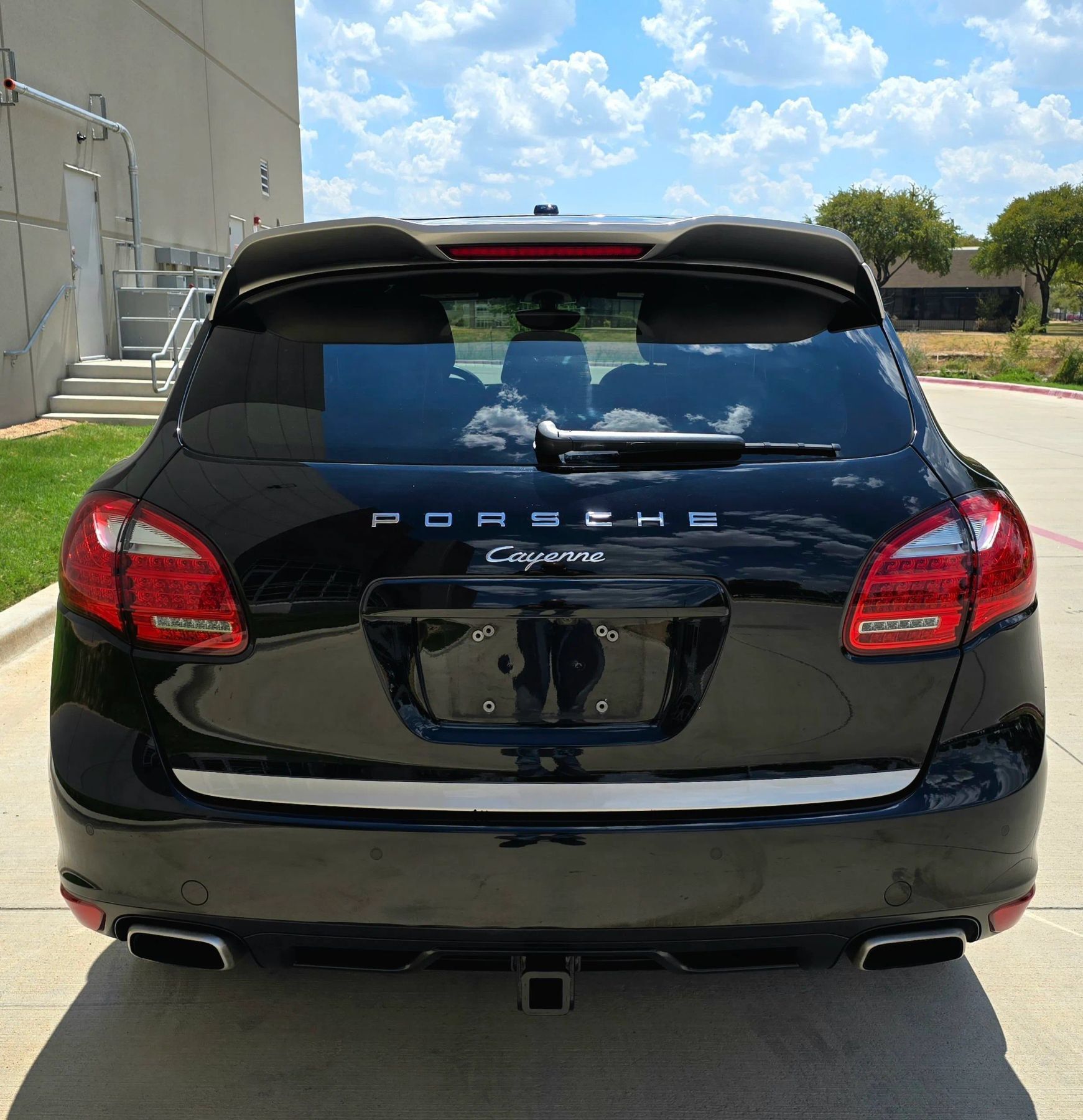 Used 2014 Porsche Cayenne Platinum Edition AWD/4WD image 10