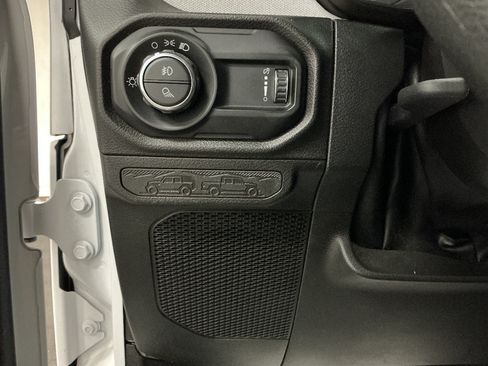 Used 2024 Jeep Gladiator Sport AWD/4WD image 11