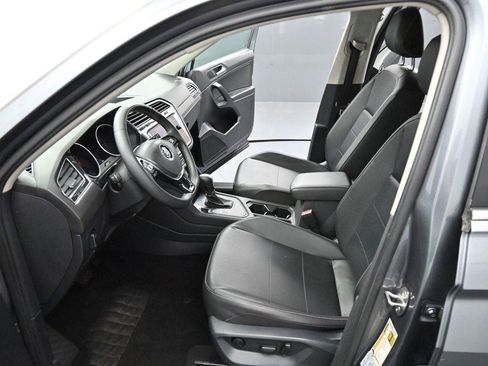 Used 2021 Volkswagen Tiguan SE FWD image 12