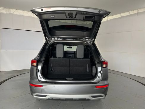 Used 2023 Mitsubishi Outlander SE FWD image 12
