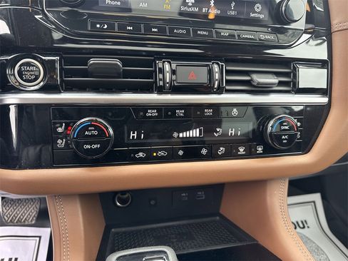 Used 2023 Nissan Pathfinder Platinum image 19