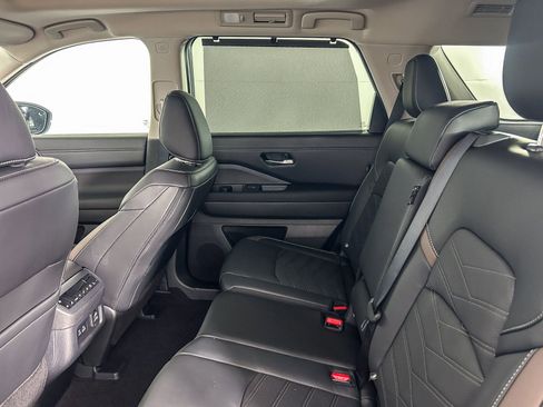 Certified 2025 Nissan Pathfinder Platinum w/ Cargo Package image 18