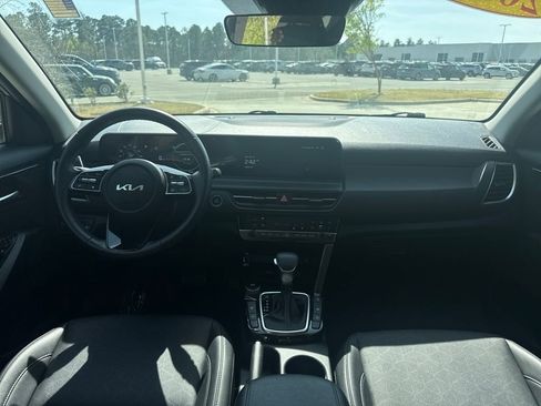 Used 2024 Kia Seltos EX AWD/4WD image 17