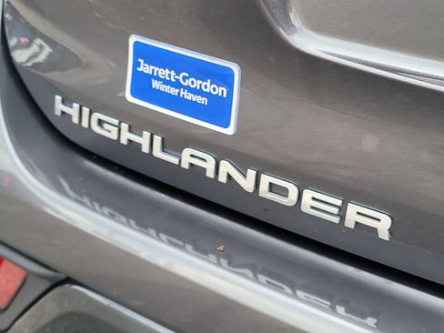 Used 2020 Toyota Highlander Limited FWD image 8