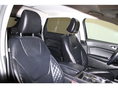 Used 2024 Ford Edge Titanium image 24
