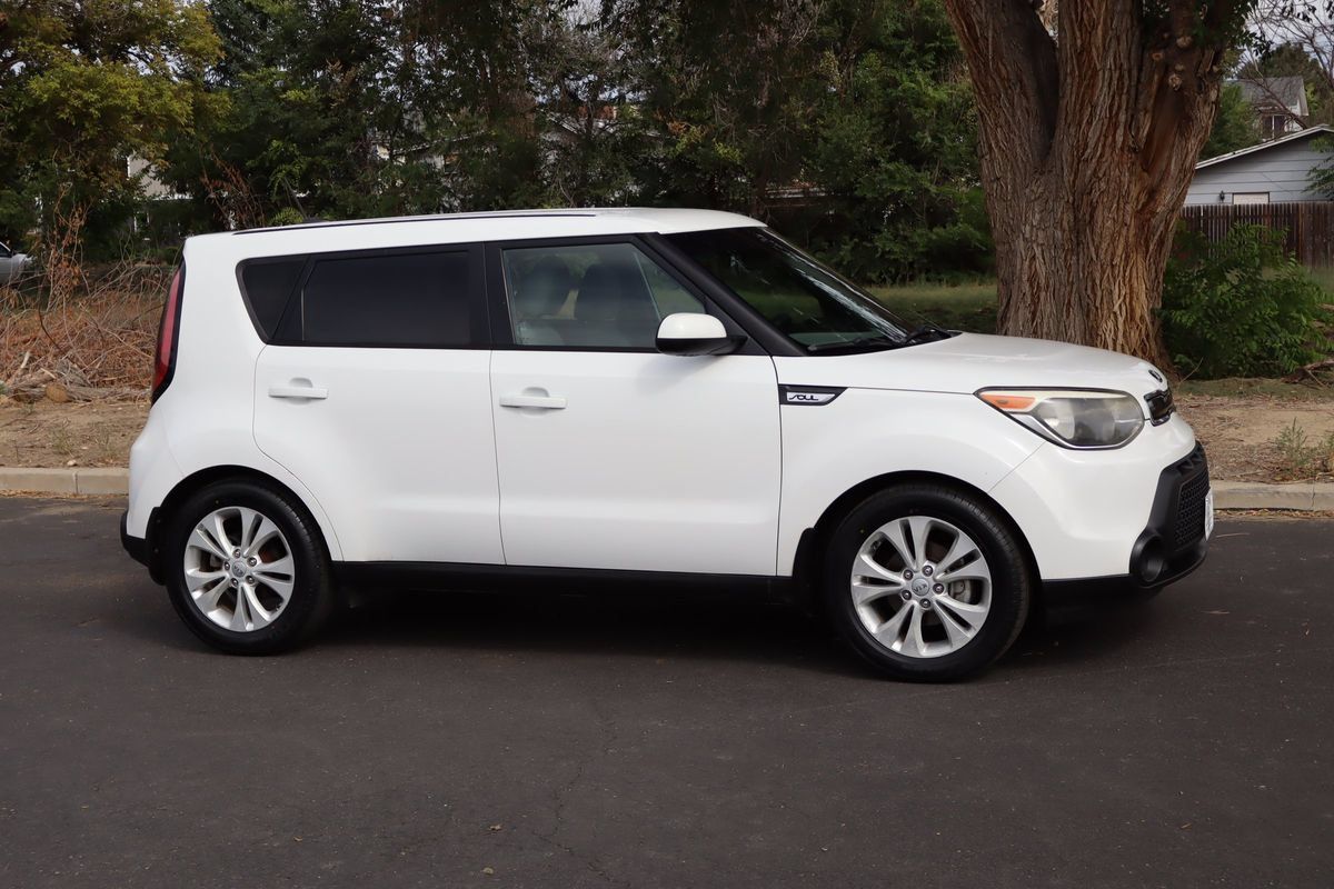 Used 2015 Kia Soul + FWD image 2