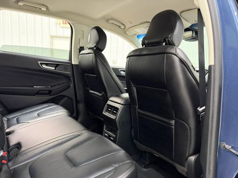 Used 2019 Ford Edge Titanium w/ Cold Weather Package AWD/4WD image 18
