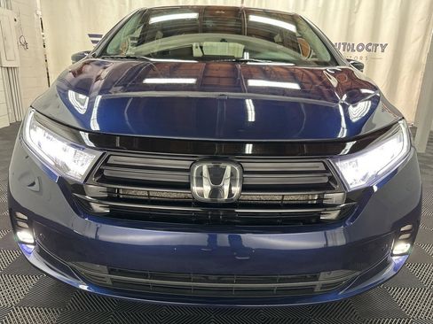 Used 2024 Honda Odyssey Touring image 4