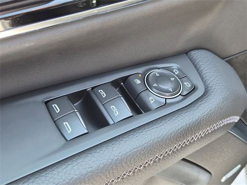 Used 2026 GMC Yukon Denali w/ Advanced Technology Package image 24