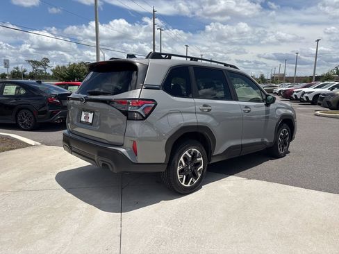 Certified 2025 Subaru Forester Premium w/ Convenience Package #1 AWD/4WD image 5