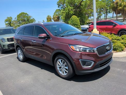 Used 2017 Kia Sorento FWD w/ LX Convenience Package image 1