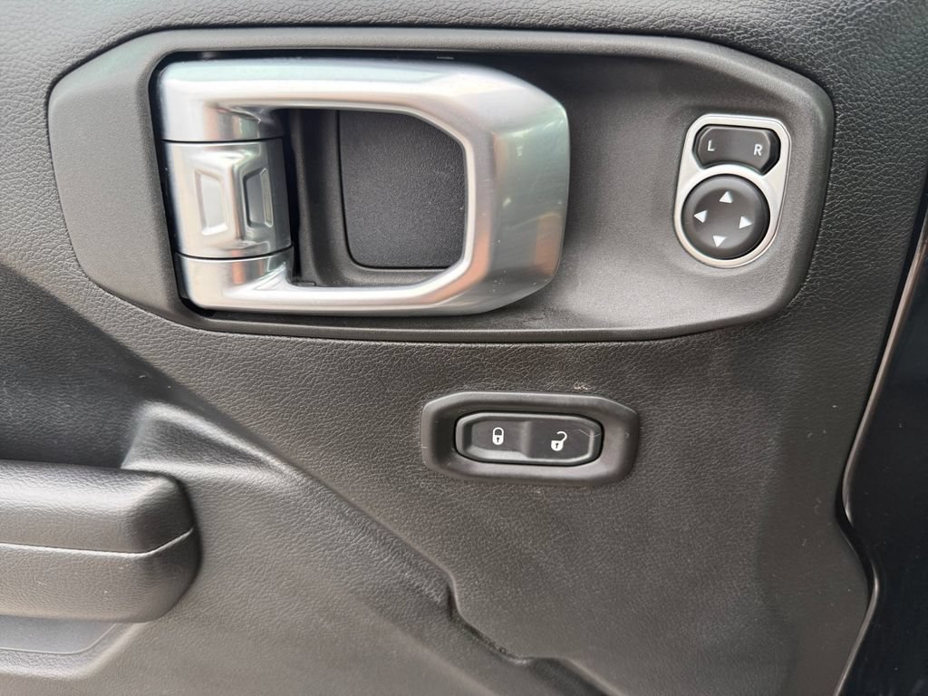 Used 2019 Jeep Wrangler Unlimited Rubicon AWD/4WD image 26