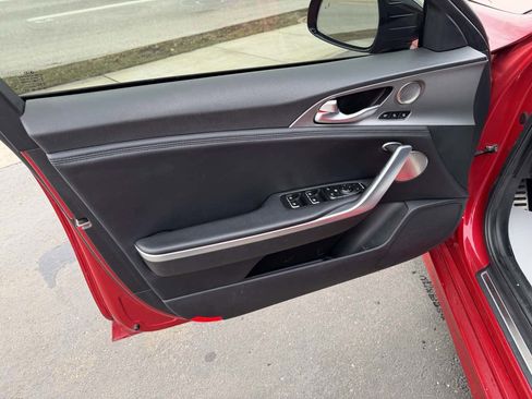 Used 2018 Kia Stinger GT2 image 11