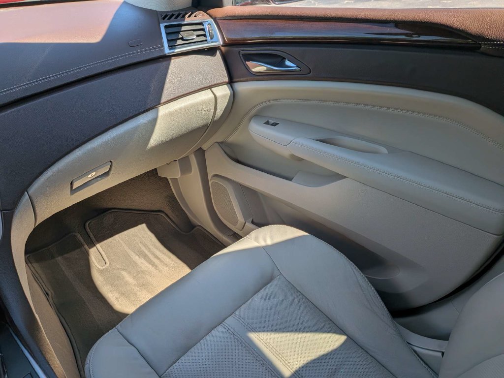 Used 2010 Cadillac SRX Luxury FWD image 15
