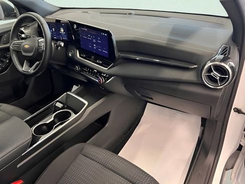 Used 2025 Chevrolet Equinox LT image 10