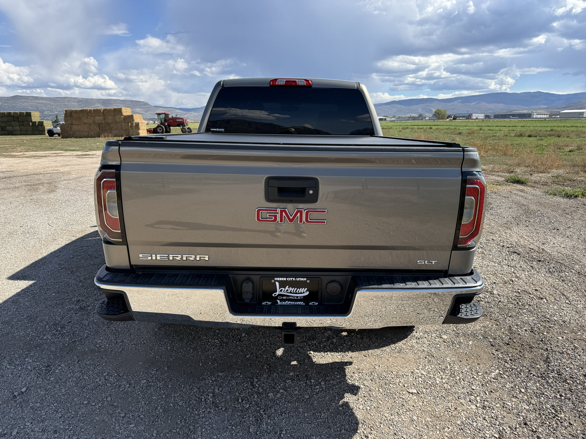 Used 2017 GMC Sierra 1500 SLT w/ SLT Premium Package AWD/4WD image 6