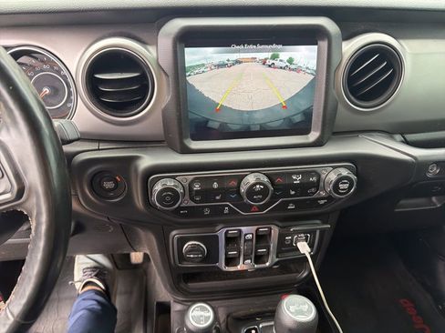 Used 2021 Jeep Wrangler Unlimited Sport AWD/4WD image 11