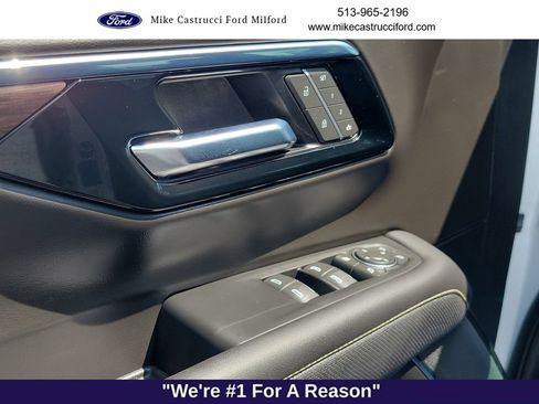 Used 2025 Chevrolet Tahoe Premier AWD/4WD image 20