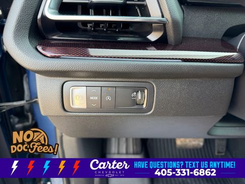 Used 2025 Chevrolet Traverse RS FWD image 22
