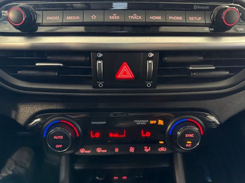 Used 2019 Kia Forte LXS FWD image 21