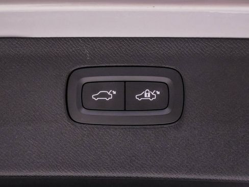 Used 2021 Volvo XC90 T6 Momentum w/ Advanced Package image 31