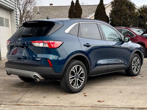 Used 2020 Ford Escape SEL image 3