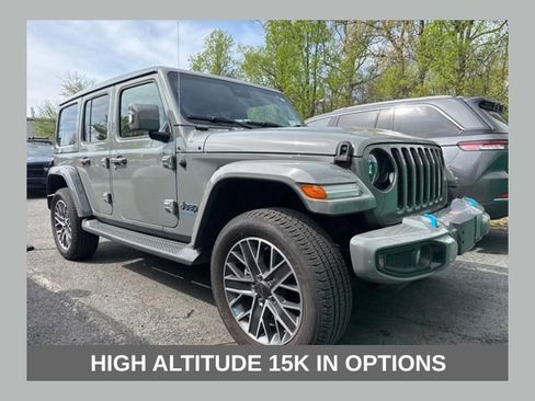 Used 2023 Jeep Wrangler Unlimited Sahara AWD/4WD image 1