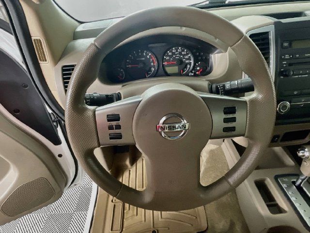 Used 2012 Nissan Frontier SV w/ SV Premium Utility Pkg RWD image 12