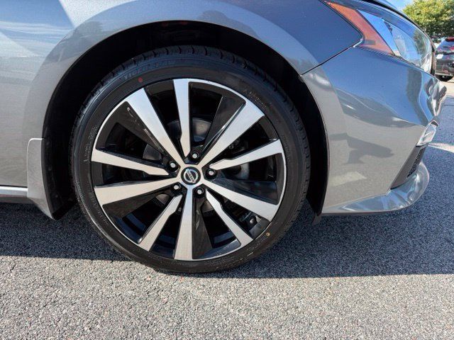 Used 2022 Nissan Altima 2.5 SR FWD image 12