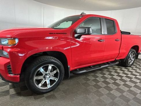 Used 2020 Chevrolet Silverado 1500 Custom w/ Custom Value Package AWD/4WD image 7