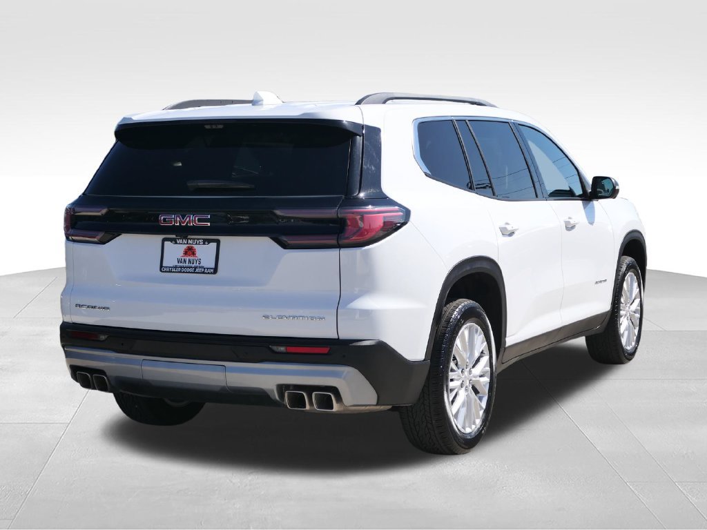 Used 2026 GMC Acadia Elevation w/ Elevation Premium Package FWD image 3